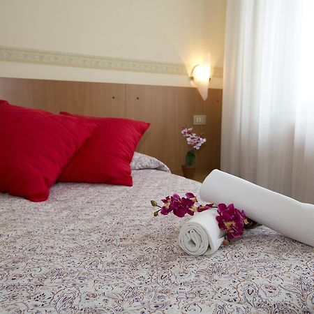 Hotel Ganfo Sirmione Exterior photo