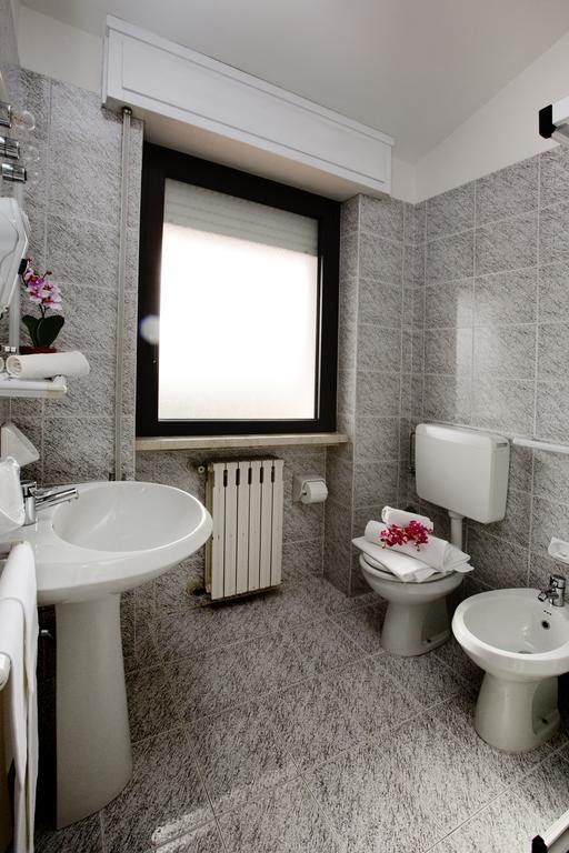 Hotel Ganfo Sirmione Room photo