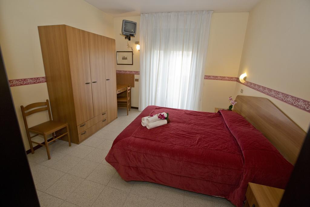Hotel Ganfo Sirmione Room photo
