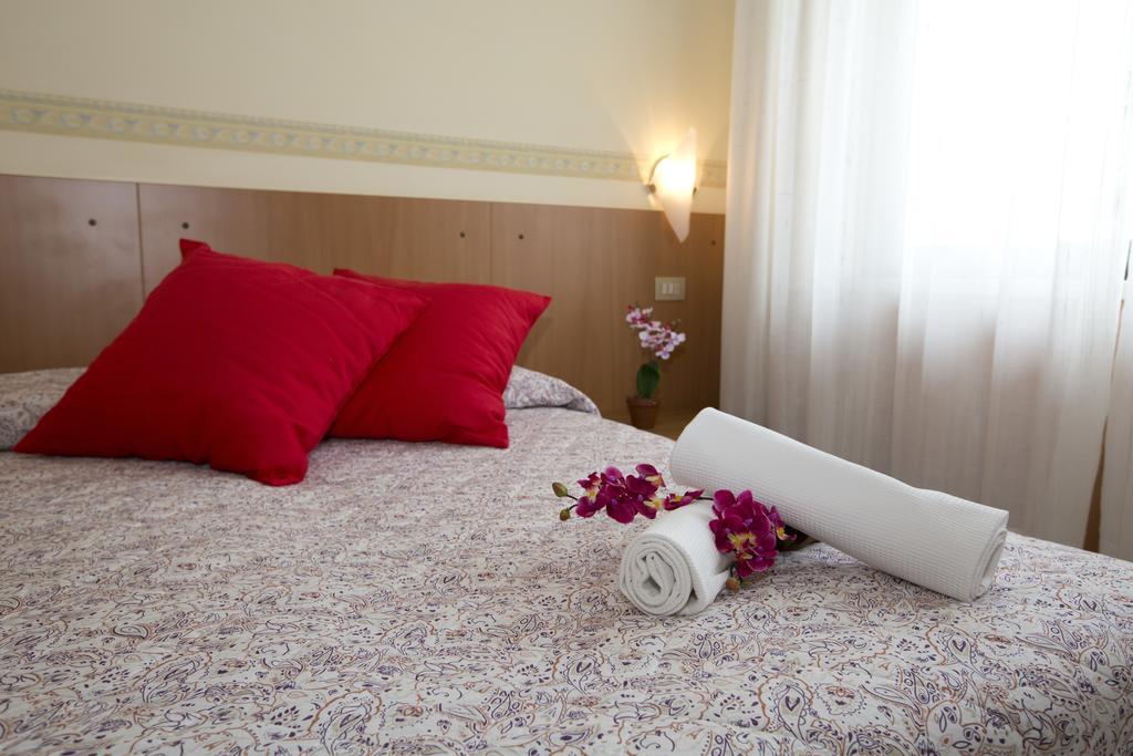 Hotel Ganfo Sirmione Exterior photo