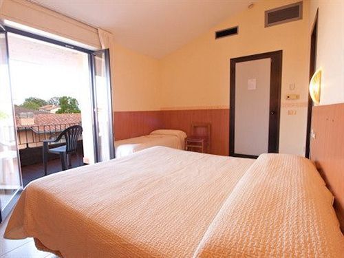 Hotel Ganfo Sirmione Exterior photo
